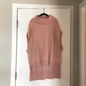 BCBG sweater vest size small